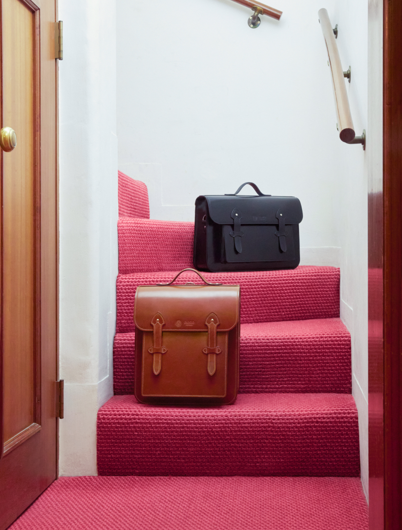 コードバン」サッチェルバッグ