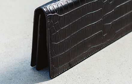 気品のあるセミマット仕上げ